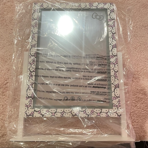 Impressions Hello Kitty Tri-Tone Makeup Mirror - Picture 3 of 8